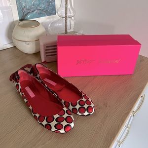 Betsy Johnson poke-dot flats